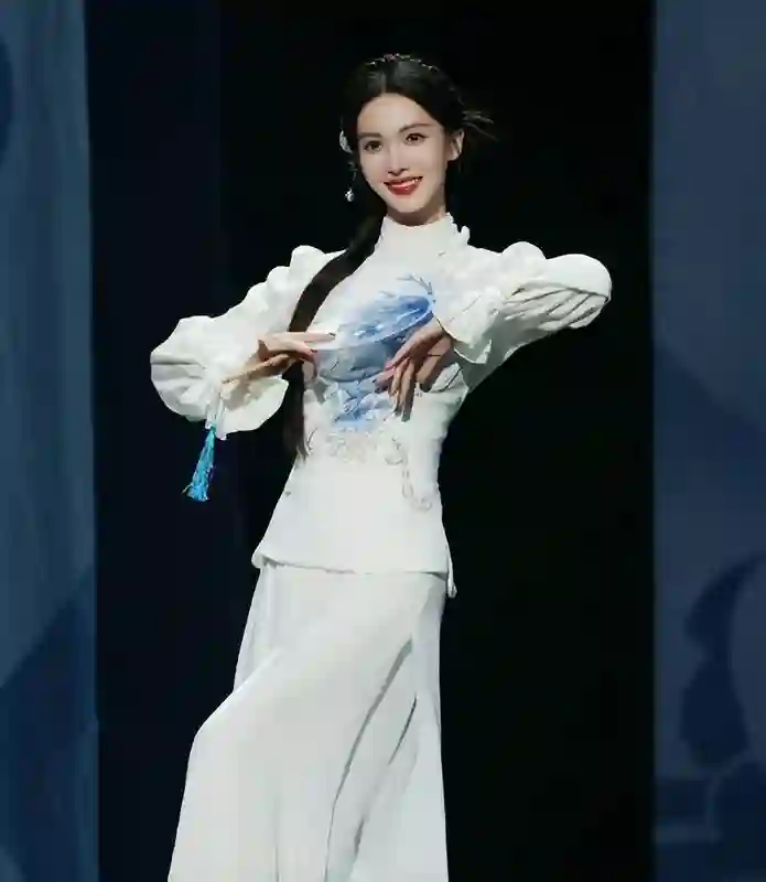 金晨颜值大变，模样引发热议，之前状态一落千丈！