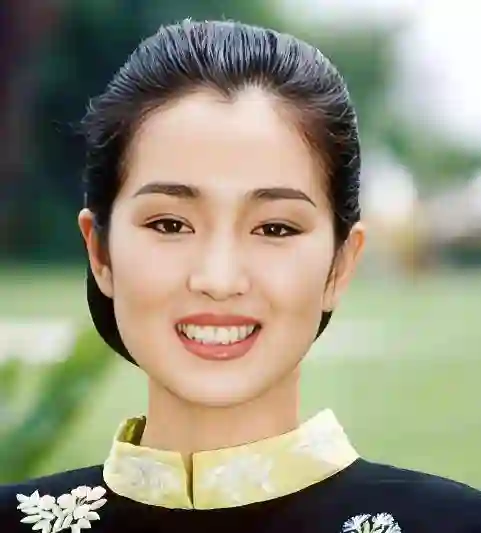 不露面不知道，一露面吓一跳！这些明星怎么突然老得连面相都变了