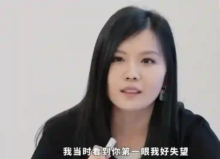 装都懒得装了！郝蕾一句话，扯下内娱“荒诞的面具”哈尼克孜哭了