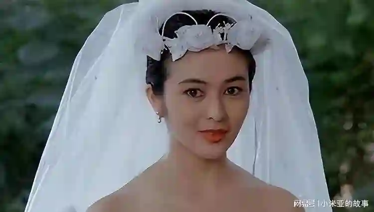 住着上亿豪宅，却无儿无女靠弟弟养老，63岁的关之琳后悔了吗