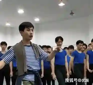 曾为国宝级舞蹈家的黄豆豆，给孩子取名豆芽、豆角，现破格提拔
