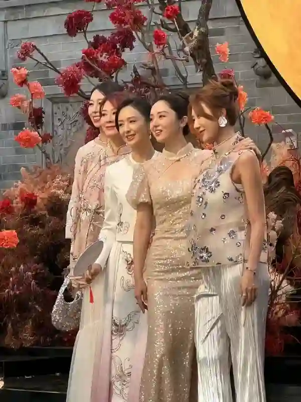 两个毫无交集的人突然结婚了？