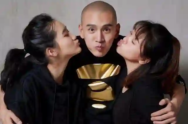 她靠一部剧吃一辈子，二婚嫁给“穷小子”，如今丈夫红到令人嫉妒