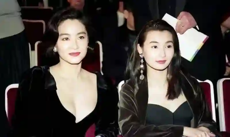 林青霞和10位女星的25张合照，看完了，才明白绝色与漂亮的差异