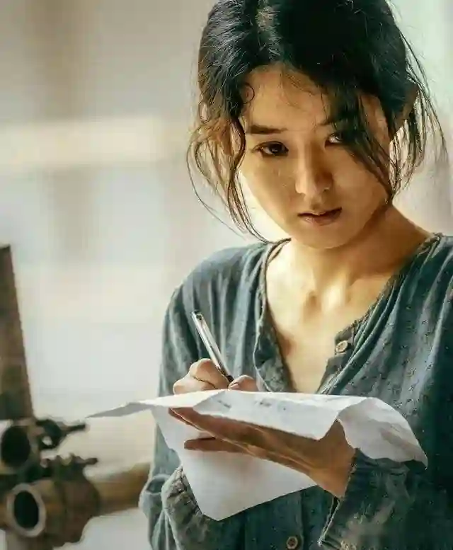 离婚刚4年，高调宣布喜讯的赵丽颖，已经是冯绍峰高攀不起的存在