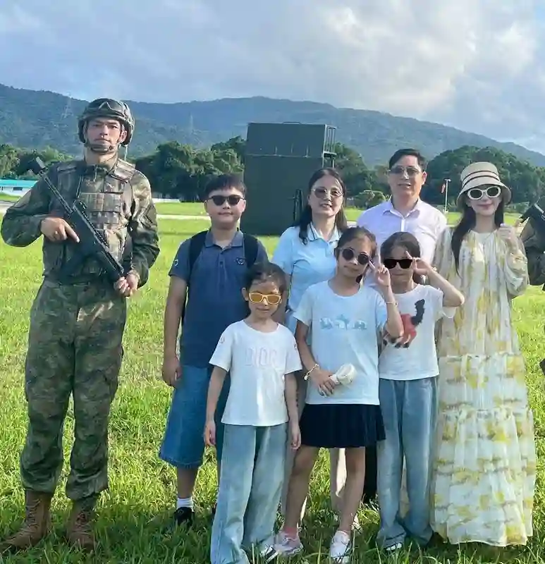 37岁方媛曝<em>三胎</em>近况，孕反不强带全家出游，粉丝盼她给郭富城生子