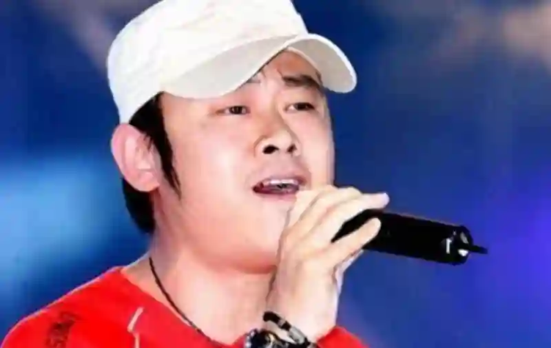 杨娜抛夫嫁富商 30 年，刀郎 