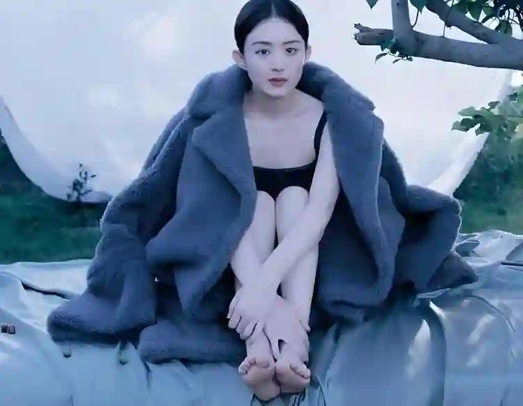 37岁的赵丽颖还在吃少女这碗饭，是后继无人，还是想在舒适圈躺平