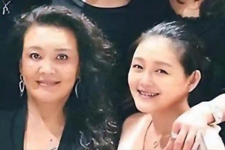 “人血馒头吃不停”？汪小菲为爱妻高调庆生，张兰发文怀念大S