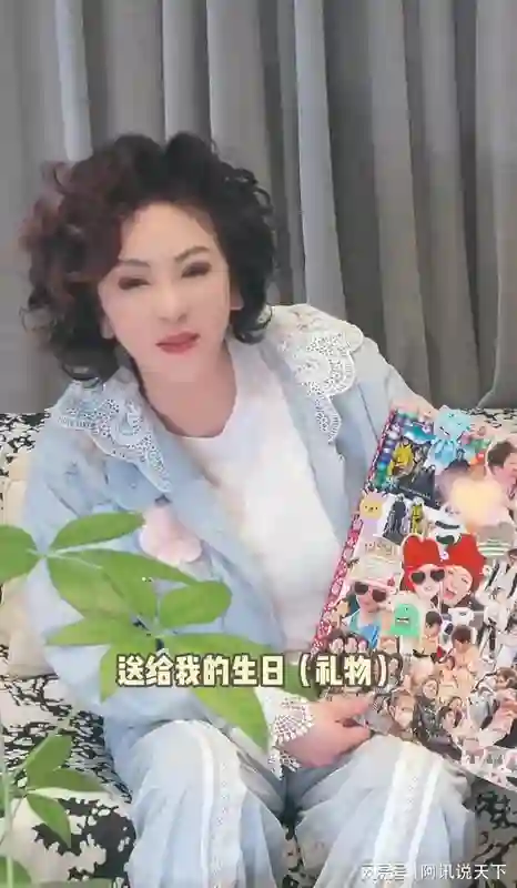 向太晒孙女暖心礼物，称4岁向芷很有主见，自己挑选衣服，超爱美