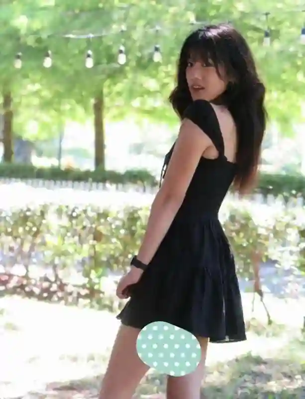 贾静雯女儿晒照，梧桐妹摘掉鼻环，卸了浓妆，美回19岁该有的样子