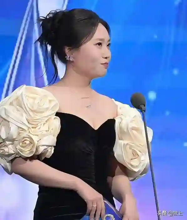 重庆这晚：张雨绮身材走样，佟丽娅、蒋依依绝美，李雪琴嘴好怪