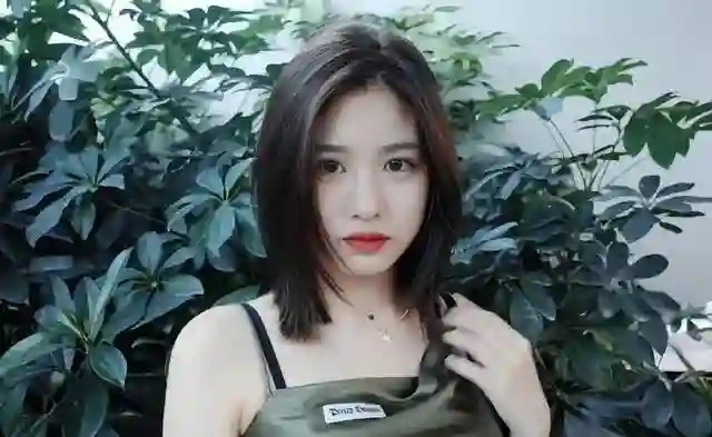 汪峰的大女儿集中了父母的优点，越大越美，简直是绝世美女