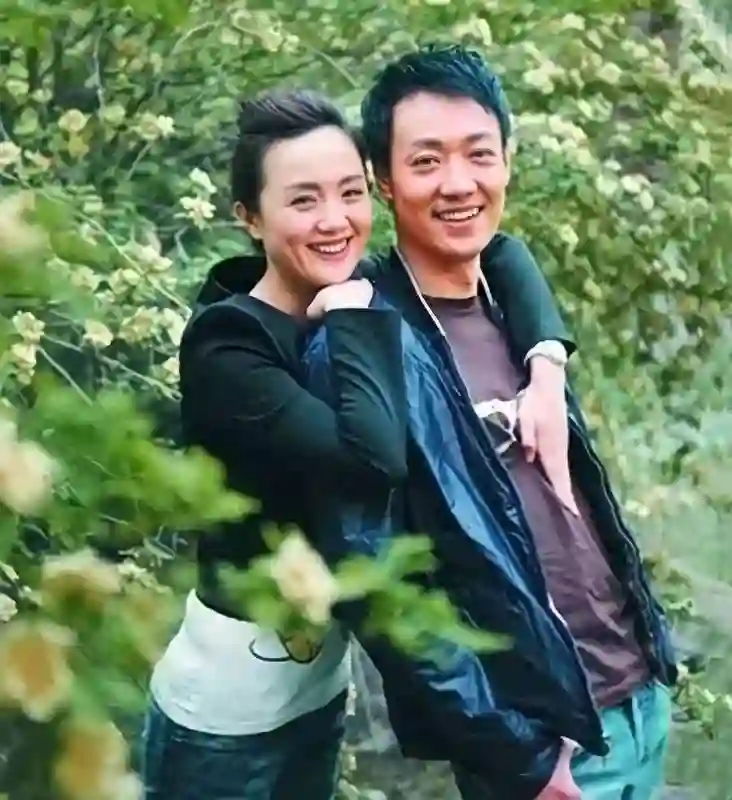 辛柏青朋友圈曝光！师父公开与朱媛媛聊天记录，曝其生前坚持念佛