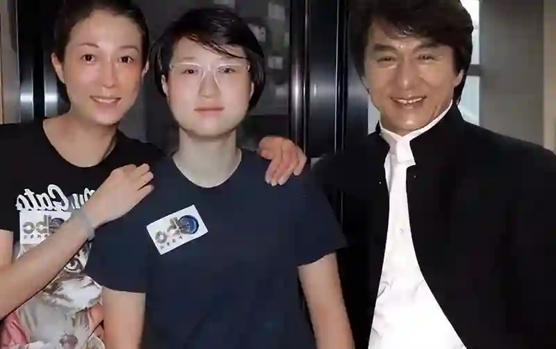 都说吴绮莉人生失败，自己糟糕，女儿也糟糕，可林凤娇也好不到哪