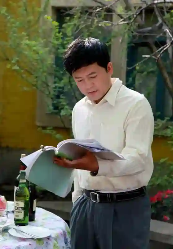 演员何政军：我这辈子最正确的决定，就是娶了个平凡的妻子