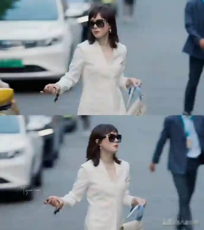 一脸凶相的孙俪能算大美女吗？看看她与杨幂、周迅的合照就明白了
