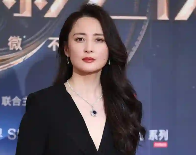 红毯生图来了！章子怡富态十足，钟楚曦过于瘦，金晨变化明显