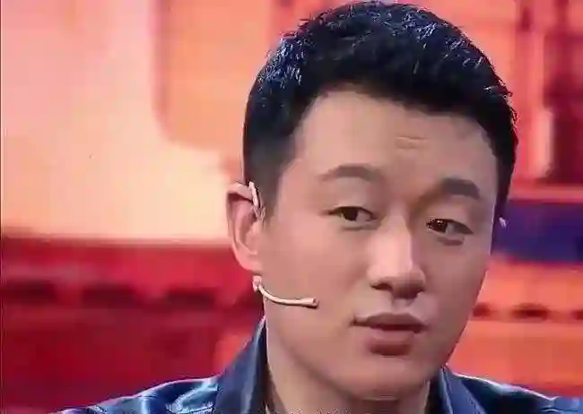 佟大为带17岁女儿拍戏，俩女儿拜师刘天池，长相随妈，个高比例好