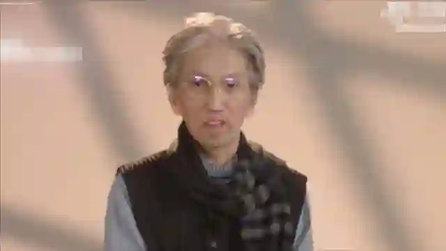 不露面不知道，一露面吓一跳！这些明星怎么突然老得连面相都变了