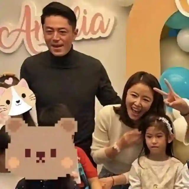 霍建华私下聚会被偶遇，四男二女喝到微醉，全程没看到老婆林心如