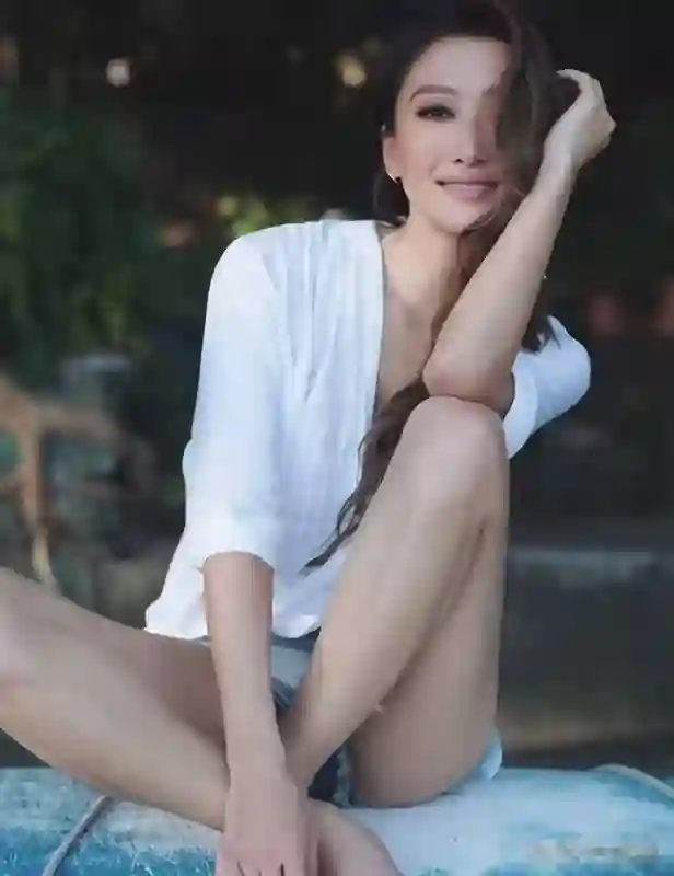 谢婷婷情史曝光，比谢贤更疯狂，七任男友一年换，未婚生女震惊全娱乐圈