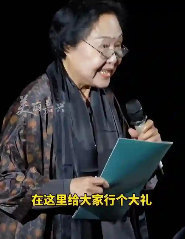落地的普思不如鸡，瑞士丈夫去世后，回国的斯琴高娃成了