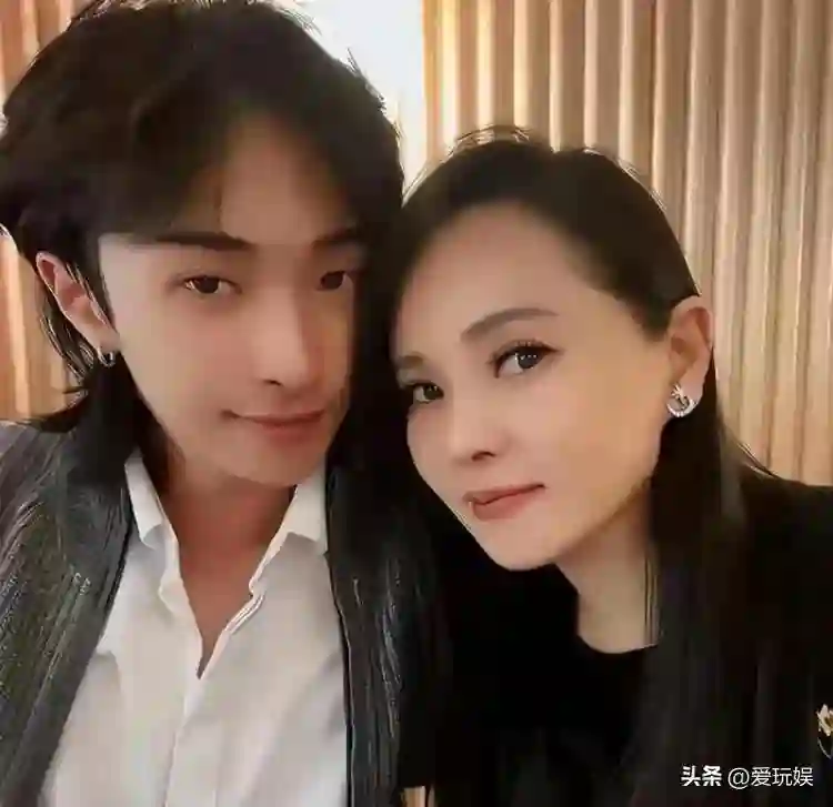 伊能静做梦也没想到，自己顶级名校留学回来的儿子，撕了她的体面
