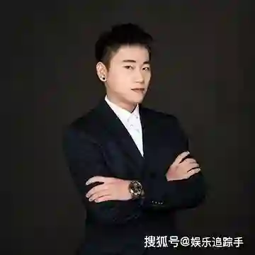 路人澳门偶遇乔欣赖柏霖，二人低调约会同框，素颜状态绝美吸睛！