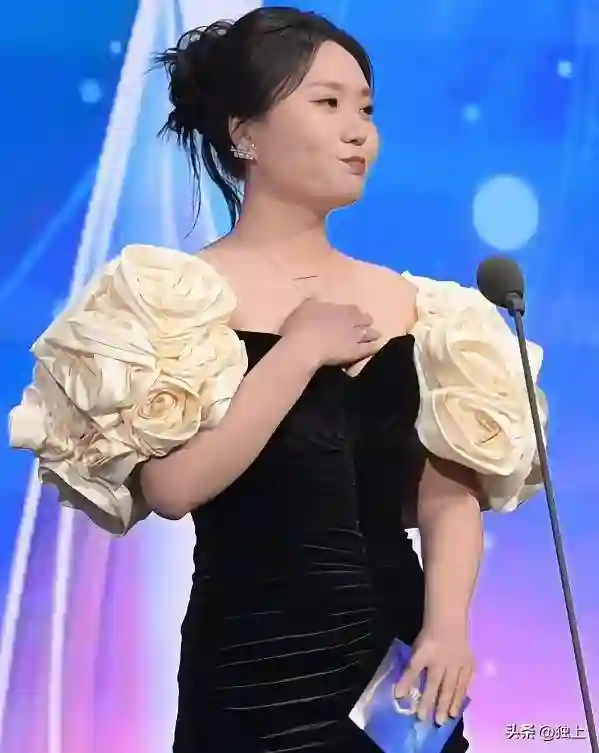 重庆这晚：张雨绮身材走样，佟丽娅、蒋依依绝美，李雪琴嘴好怪