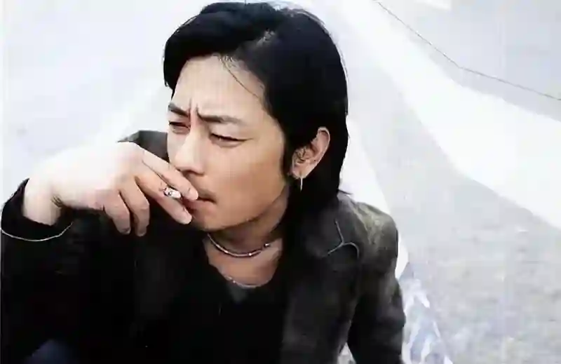 王杰是谁毒哑的？24年后王晶讲述“真相”，谢贤为此曾背黑锅多年