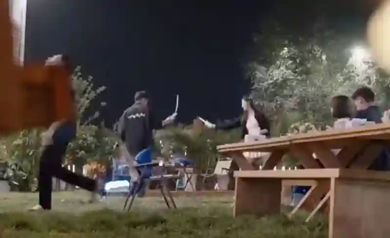 被骂了两年，他俩要结婚了？