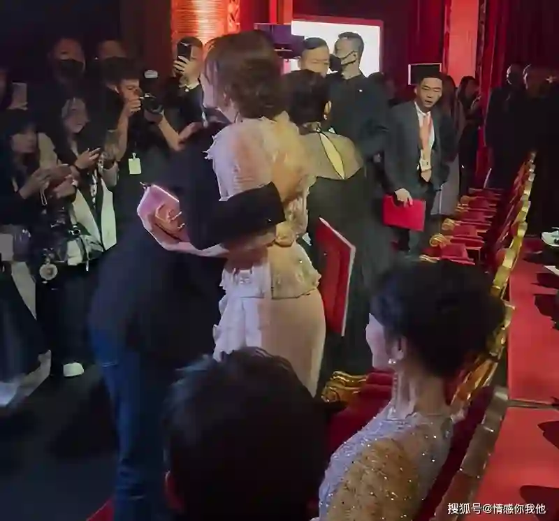 北影节晚宴上，林志玲被冷落，金晨被冷落，而c位表现令人震惊