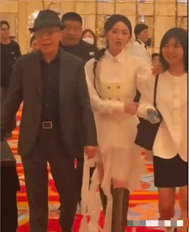 这一夜，娱乐圈的“捧高踩低”被体现的淋漓尽致 ，有人欢喜有人忧