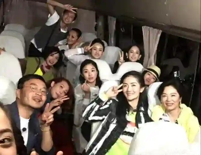 这一次，看到何炅在央视回应质疑，才懂他的“真本事”在哪？