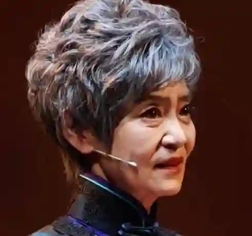 不露面不知道，一露面吓一跳！这些明星怎么突然老得连面相都变了