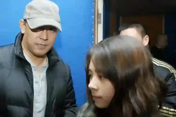 同是姜文的基因，将法国前妻女儿和周韵儿子放在一起，差距太明显