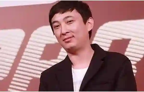 6对男星势同水火：王思聪汪小菲互怼，富二代恩怨深