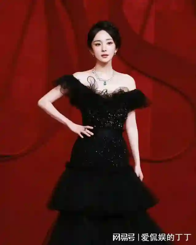 上海芭莎生图太真实，林志玲皮包骨，宋佳嫩了，被压轴的杨幂抢镜