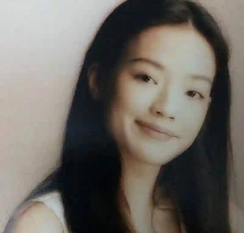 49岁舒淇近照堪比“整容”，嫁给苦等21年的冯德伦，如今她后悔吗