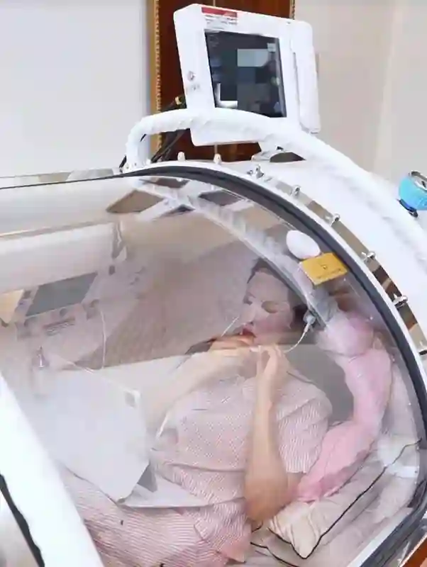 57岁伊能静英国被偶遇！五一带婆婆女儿度假，素颜皮肤好未见秦昊