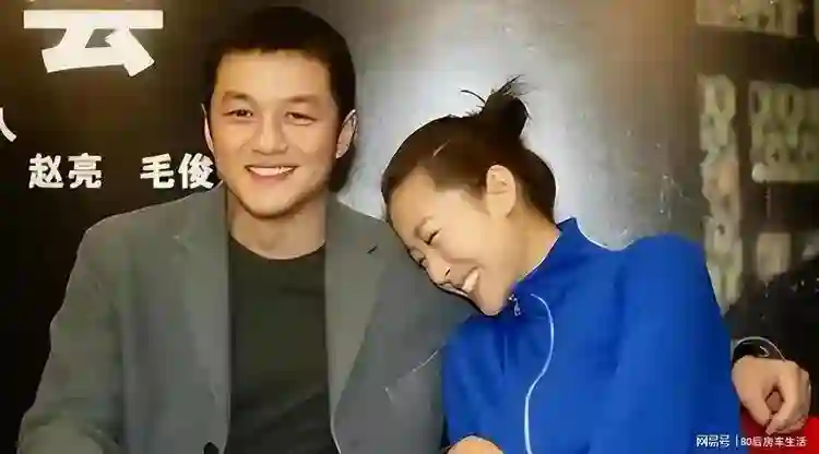 柯蓝52岁选择丁克生活，李亚鹏对她的态度引关注