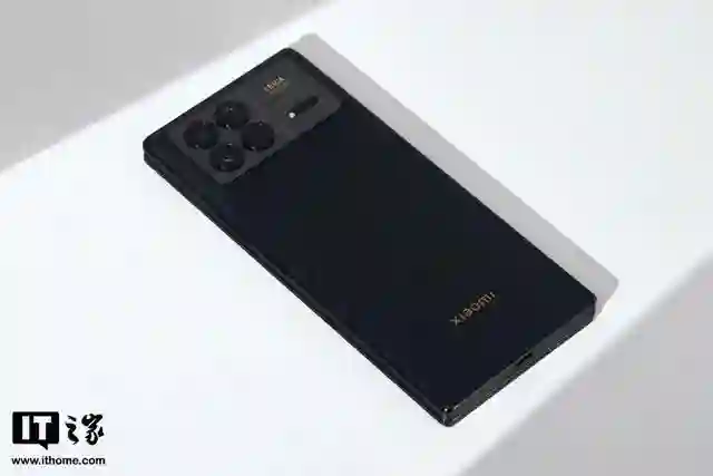 小米15S Pro手机外观公布：家族式设计、新增“XRING”标识