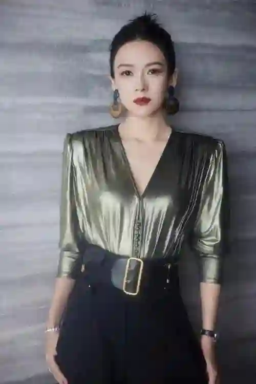 直到章子怡在豪宅自耕自足，才明白，这才是她敢和汪峰离婚的底气