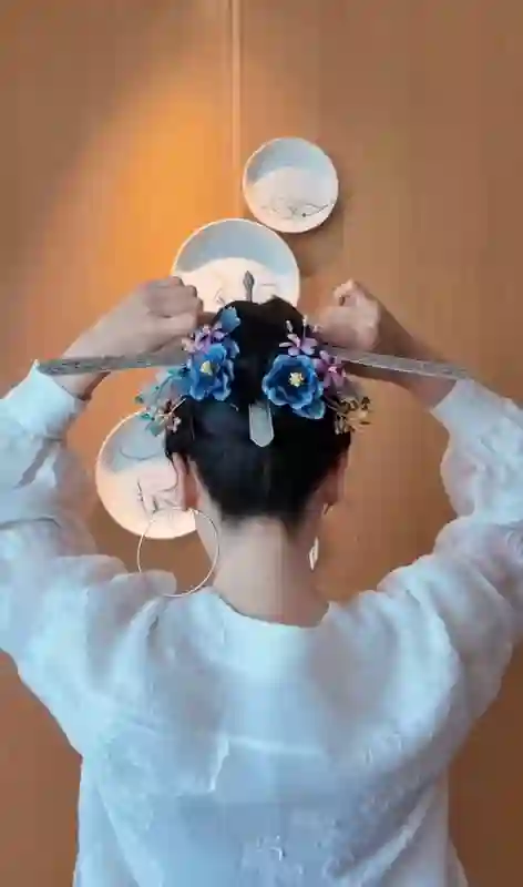 刘涛簪福州“三条簪”化身飒爽侠女，凌厉眼神诠释坚毅风骨