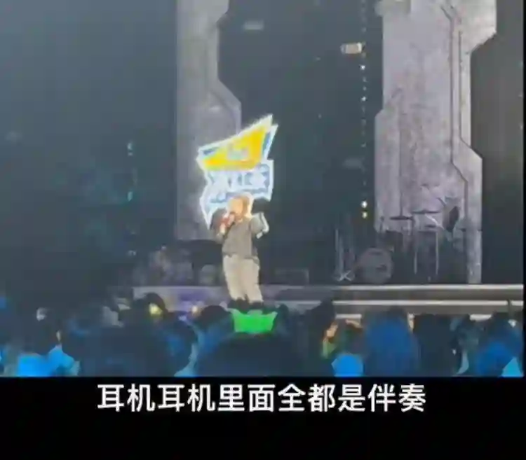 韩红因高温烧坏专用话筒，叫停户外节目录制，发怒质问导演惹争议