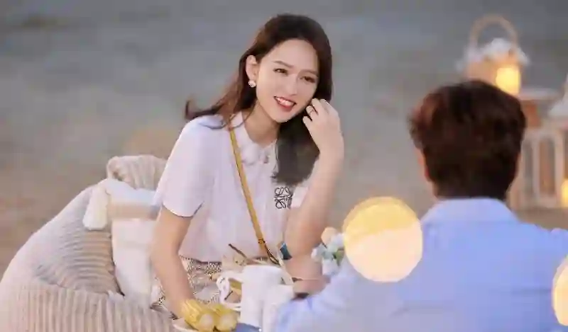 45岁的陈乔恩，终究败给年龄，如今脸蛋越来越肿，让人不敢认