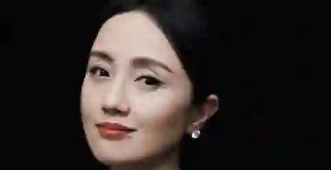 这一次，患癌五年一声不吭的朱媛媛，和赵露思整的形成了鲜明对比