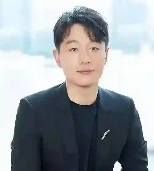 佟大为带17岁女儿拍戏，俩女儿拜师刘天池，长相随妈，个高比例好