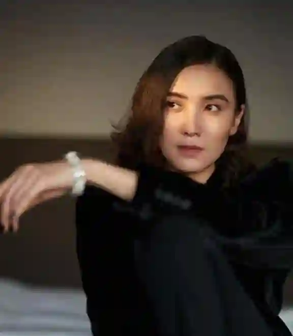 被曝隐婚两次仍“默不作声”！这一次，宋佳彻底不顾及所谓体面了
